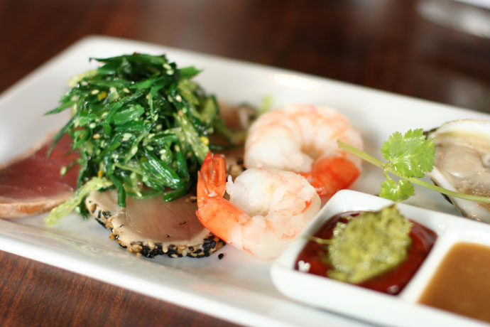 Fishermen's Platter (prawns, albacore tuna, ahi tuna, seaweed salad, and oyster), $18.95