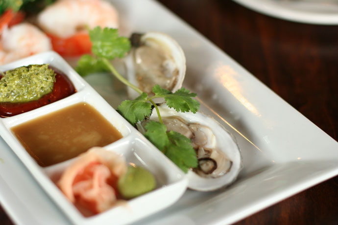 Fishermen's Platter (Raw Oysters)