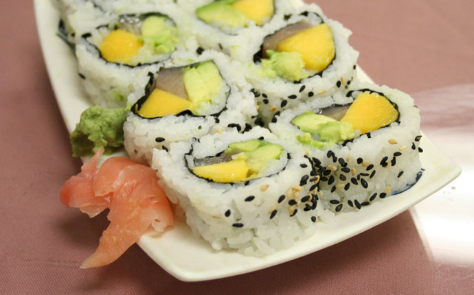 Mango tuna avocado roll