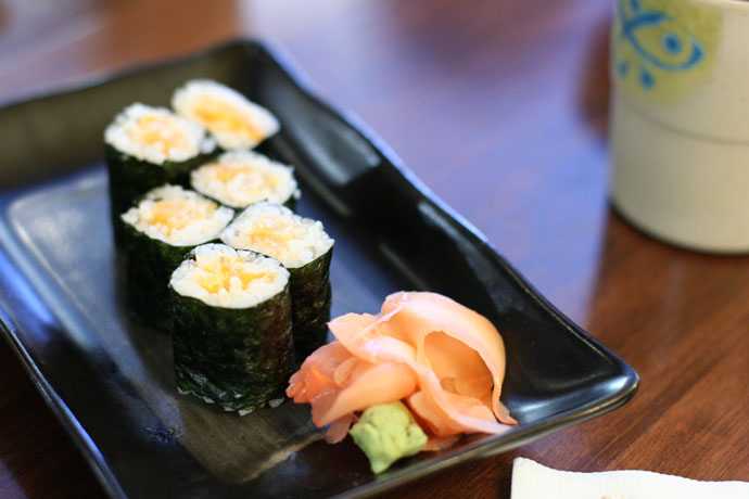 Chopped scallop Maki sushi