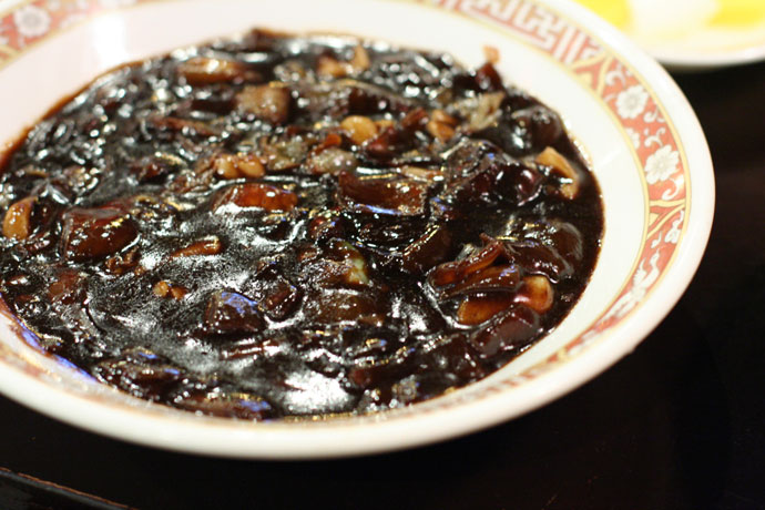 Korean black bean sauce with seafood