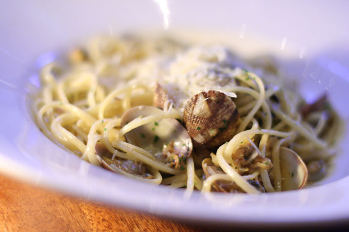 Linguini Vongole (with fresh clams, garlic, olive oil, and parmesan) $14.95