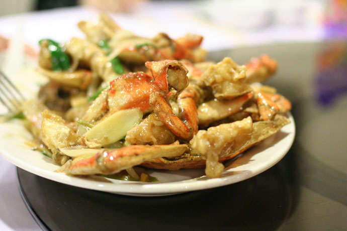 Steamed crab with ginger and green onion sauce